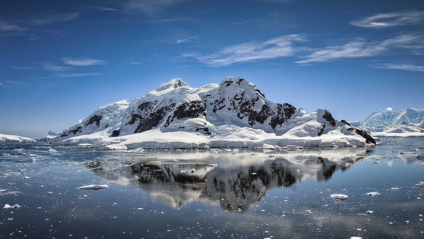 snow-antarctica-